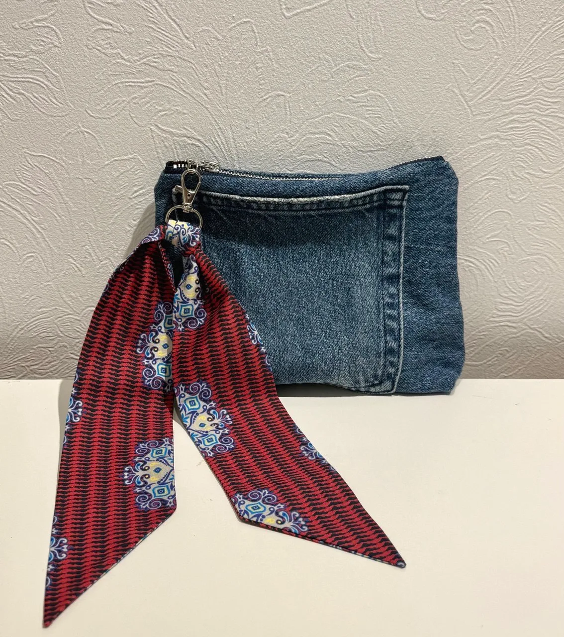 Cosmetique jeans rouge